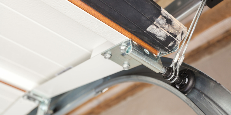 3 Reasons to Use Overhead Door Inspection Services