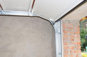 What to Expect During a Professional Garage Door Tune-Up