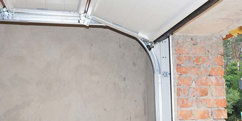 What to Expect During a Professional Garage Door Tune-Up