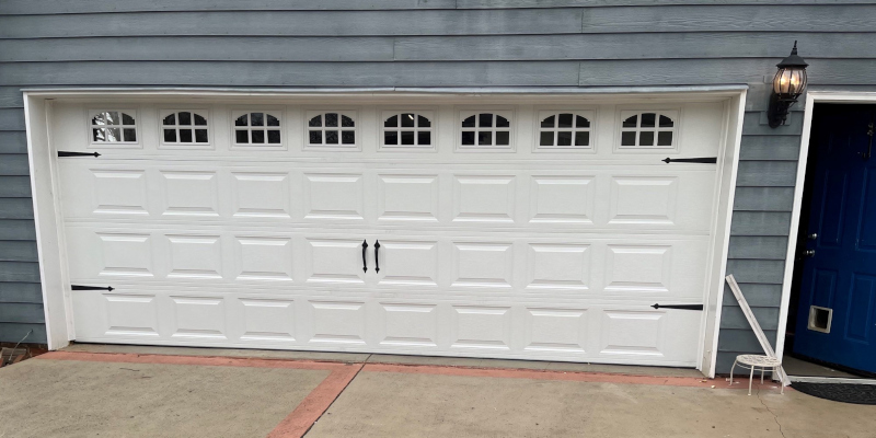 Residential Garage Door Repair in Mooresville, North Carolina